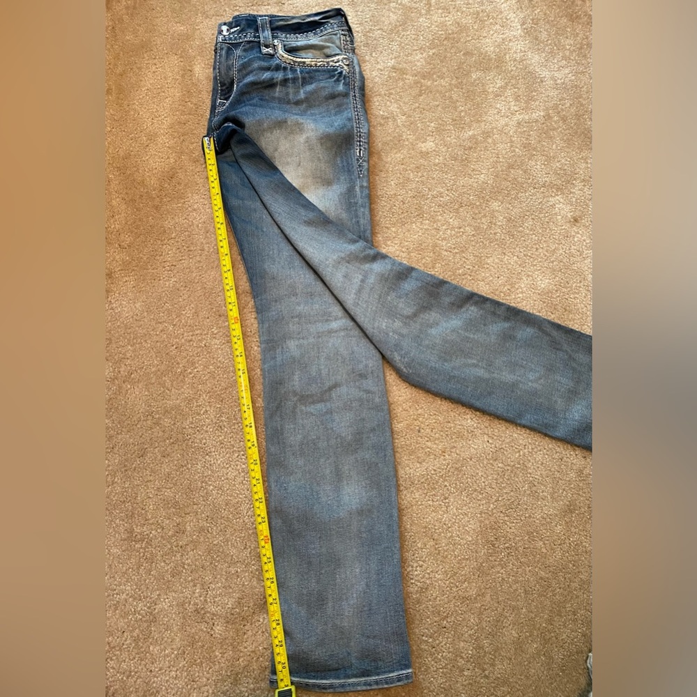 Women’s Rock Revival Jeans - Picture 3 of 10